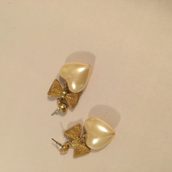 Jewelry - Pierced bow earrings